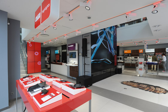 Vodafone Flagshipstore | Negozi - Interni | macom | AudioVisual Design