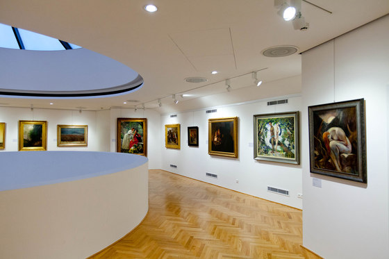 Galleria d’arte Nedbalka | Riferimenti di produttori | Reggiani Illuminazione