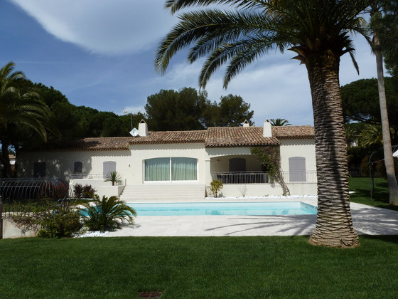 Private villa in the 'La Capilla' in Saint-Tropez | Manufacturer references | MAKRO