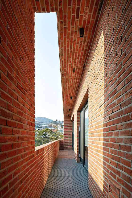 Fortress Brick House | Detached houses | Wise Architecture
