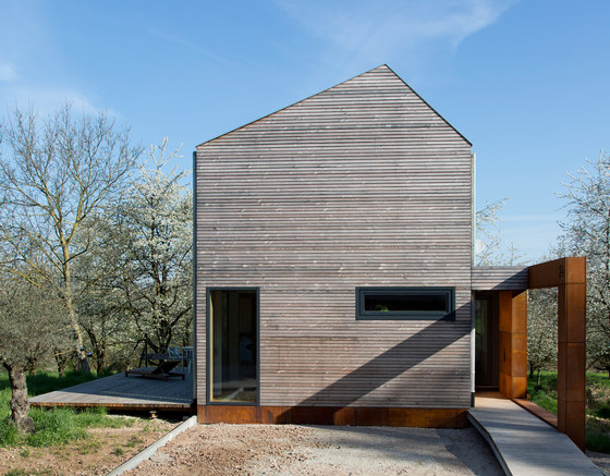 Cherry Blossom House | Detached houses | UberRaum Architects