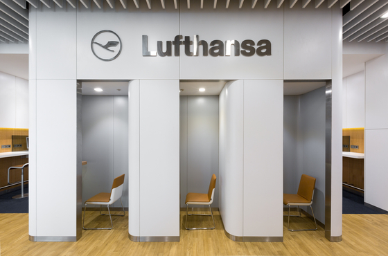 Lufthansa | Senator und Business lounge |  | Rolf Benz