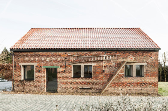 Stable in West Flanders by Studio Farris Architects | Office facilities