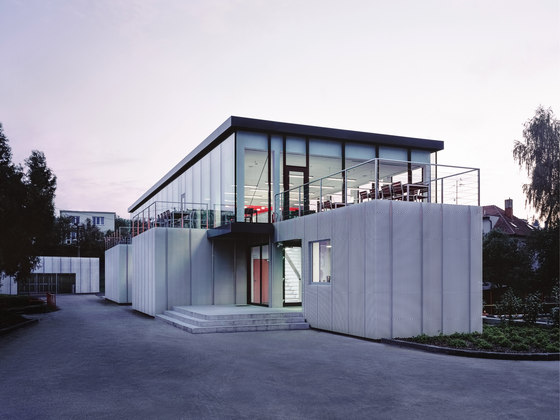 Modular Cafeteria by Chybik + Kristof Architects & Urban Designers |  Restaurants