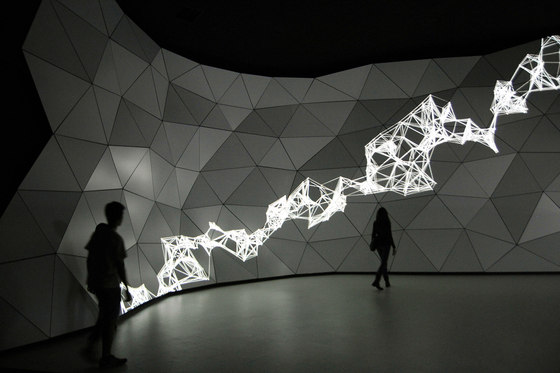 Interactive showroom by Indissoluble | Installations