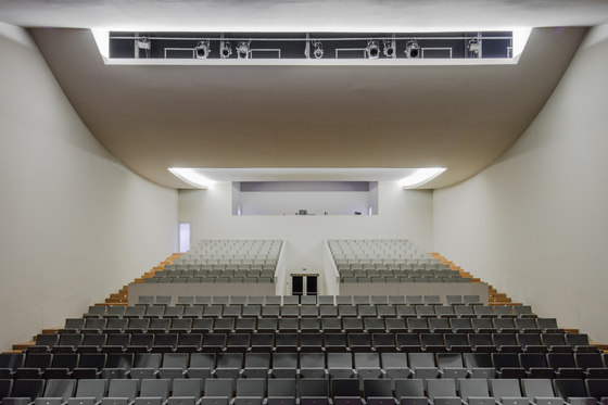 Auditorium Theatre of Llinars del Valles | Théâtres | Álvaro Siza Vieira