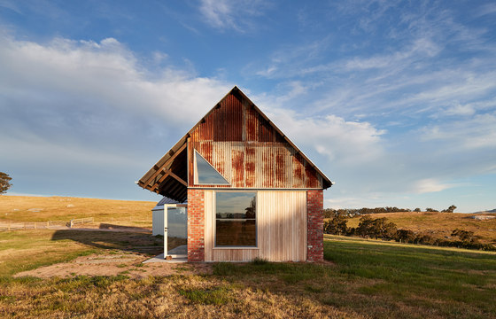 Nulla Vale House and Shed | Detached houses | MRTN Architects