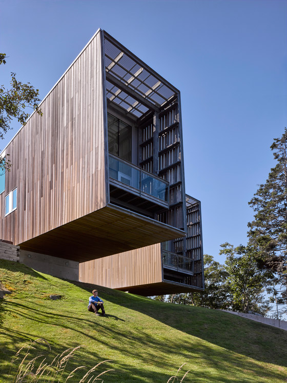 Two Hulls House | Detached houses | MacKay-Lyons Sweetapple Architects