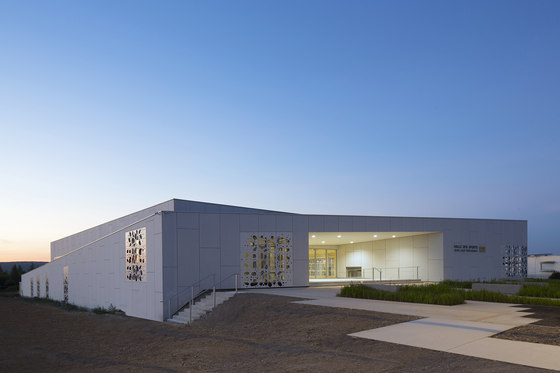Sports Hall of the Jean-Louis Trintignant Middle School | Sports halls | NBJ architectes