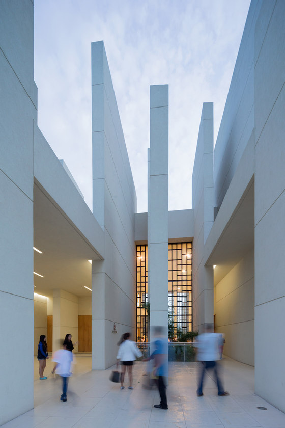 100 Walls Church | Church architecture / community centres | CAZA (Carlos Arnaiz Architects)