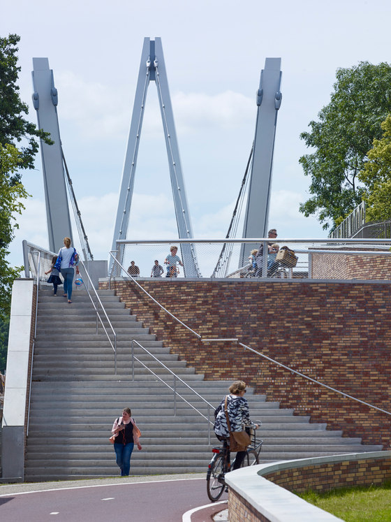 Dafne Schippersbridge and OBS Oog in Al by NEXT architects | Bridges