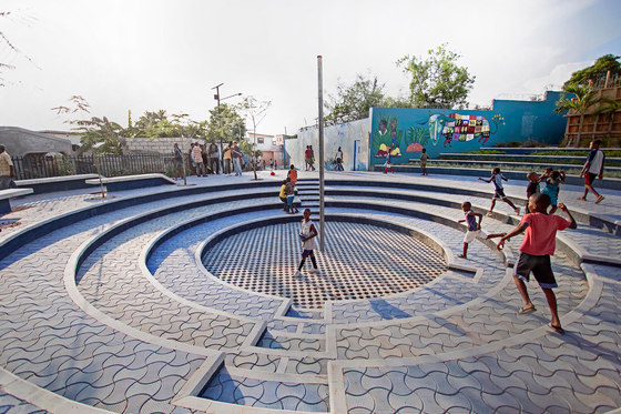 Tapis Rouge by Emergent Vernacular Architecture (EVA Studio) | Public squares