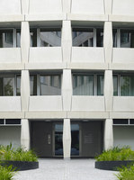 Wohn- und Geschäftshaus Lindengasse | Office buildings | Adolf Krischanitz