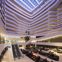 Hilton Amsterdam Airport Schiphol | Hôtels | Mecanoo