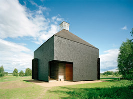 Kärsämäki Shingle Church | Édifices sacraux / Centres communautaires | Lassila Hirvilammi Architects
