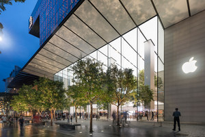 Apple Orchard Road | Shop interiors | Foster + Partners