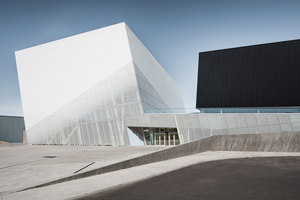 Saint-Laurent Sports Complex | Sports facilities | Saucier + Perrotte Architectes