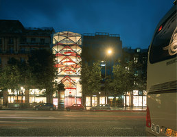 Citroën Flagship Showroom on the Champs-Elysées Avenue in Paris | Showrooms | Manuelle Gautrand Architecture