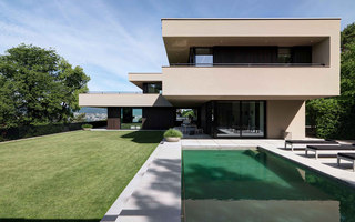 Einfamilienhaus Zürichsee-Gemeinde | Casas Unifamiliares | m3 Architekten