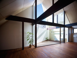 A House made of Two | Einfamilienhäuser | naf architect & design