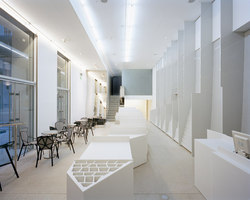 Deutsche Guggenheim Shop | Shop interiors | Gonzalez Haase Architects