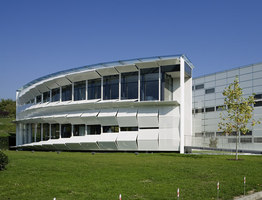 Dynamic facade (Kiefer technic showroom) | Edificio de Oficinas | Ernst Giselbrecht + Partner