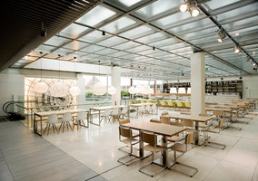 de Bijenkorf kitchen | Restaurant interiors | concrete