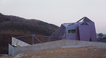 Purple Hill House | Detached houses | IROJE KHM Architects