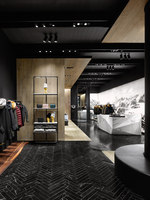Mackage Tec + Yorkdale | Diseño de tiendas | Burdifilek