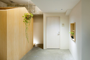 A hut on the corridor | Spazi ufficio | Tsubasa Iwahashi Architects