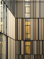 Reale Group office building | Edificio de Oficinas | Iotti + Pavarani
