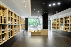 Bottles' Congress | Intérieurs de magasin | Tiago do Vale Arquitectos