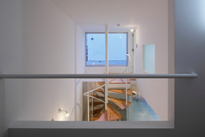 White Collage | Casas Unifamiliares | Keikichi Yamauchi Architect and Associates