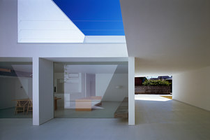 White Cave House | Detached houses | Takuro Yamamoto Architects