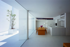 White Cave House | Detached houses | Takuro Yamamoto Architects