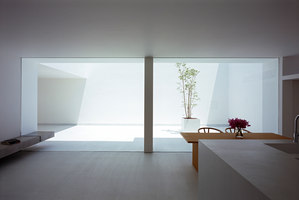 White Cave House | Case unifamiliari | Takuro Yamamoto Architects