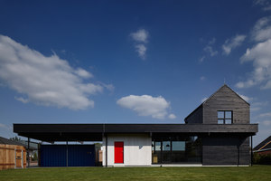 The Fence house | Casas Unifamiliares | Mjölk architekti