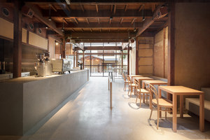 Blue Bottle Coffee Kyoto Cafe | Café-Interieurs | Schemata Architects