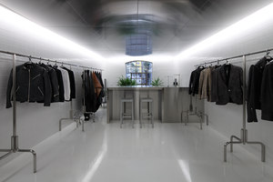 BACKLASH | Intérieurs de magasin | Ito Masaru Design Project / SEI