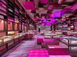 Yoho Mall Chow Tai Fook Experience Shop | Diseño de tiendas | One Plus Partnership
