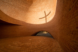 Saint Bernard's Chapel | Church architecture / community centres | Nicolás Campodonico