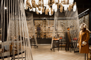 Yellow Earth flagship store | Negozi - Interni | TANDEM Design Studio