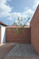 Brick House in Brick Garden | Einfamilienhäuser | Jan Proksa