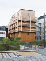 The Wooden Box House | Mehrfamilienhäuser | Spridd
