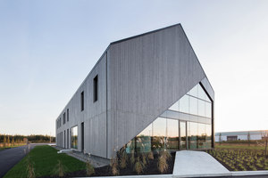 Lareau Headquarter | Edificio de Oficinas | Maurice Martel architecte