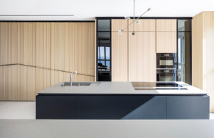 Wrapped with the horizon | Living space | Tal Goldsmith Fish