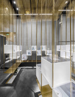 The Designers` Brands Collection Store Under the Golden Cloud | Intérieurs de magasin | Atelier Tree