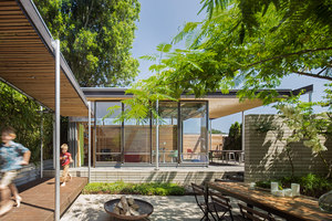 Grasshopper Studio and Courtyard | Detached houses | Wittman Estes Architecture + Landscape