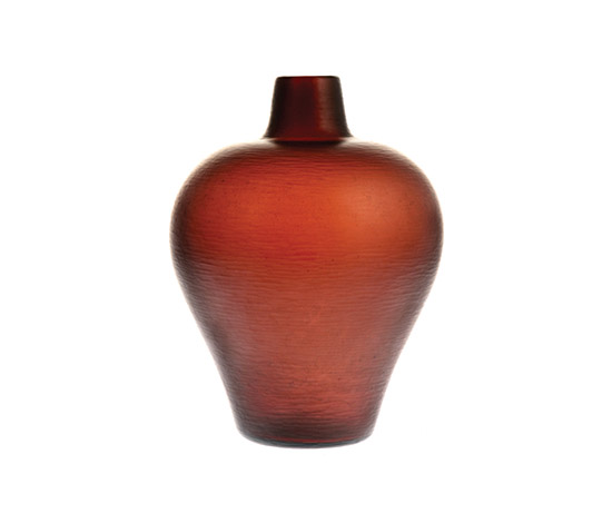 Red glass vase, “Battuti” series