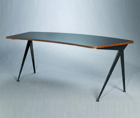 Grand Aile Compass desk